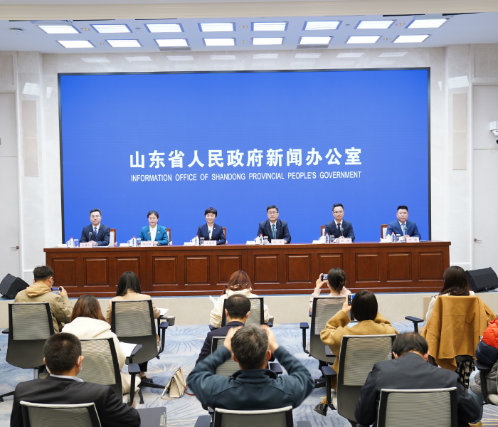 山东省政府新闻办定于2023年3月15日上午10:00举行“坚定不移推动高质量发展”系列新闻发布会，邀请省粮食和物资储备局主要负责同志等介绍高质量发展粮食产业，提升粮食安全保障能力情况。