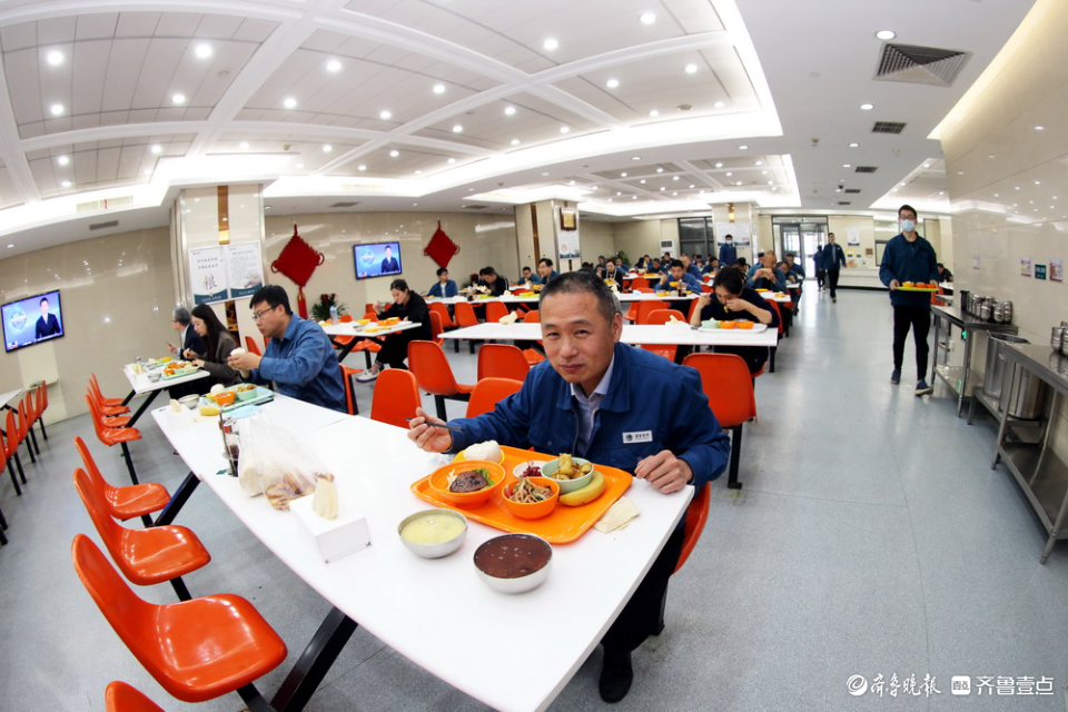 枣庄供电公司智慧餐饮实现员工跨区域"吃食堂"-齐鲁晚报·齐鲁壹点