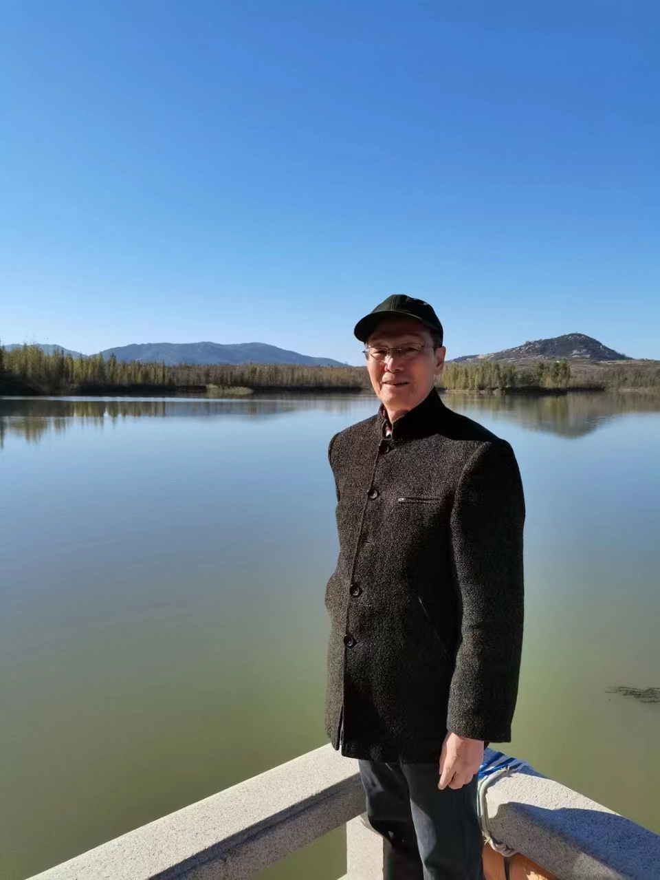 【作者简介】李木生,山东省散文学会副会长,中国孔子基金会讲师团专家