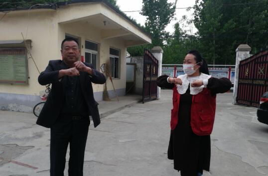 关爱老年人健康，南张街道网格员分享健康律动