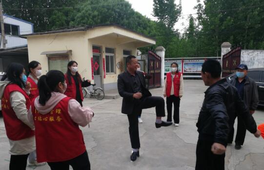 关爱老年人健康，南张街道网格员分享健康律动