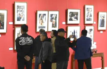 “工友·名人—我身边的工友 我眼中的名人”侯贺良摄影展开展