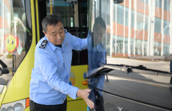 德州市公共汽车公司陵城分公司张方木：做德州公交的“文明使者”