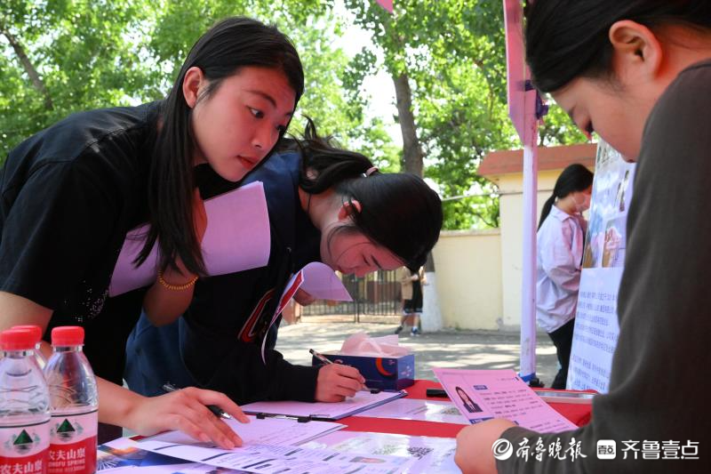 企业招贤若渴！“亲情招聘”吸引老乡