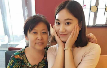 我随我妈|女儿学成归来！博士毕业证是送妈妈的母亲节礼物