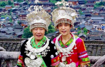 我随我妈|爱美不分年纪！跟着老妈学穿搭，到哪都是讲究人