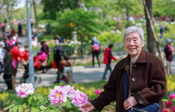 我随我妈|给妈妈拍照是我最开心的事，定格下妈妈每一个美丽瞬间
