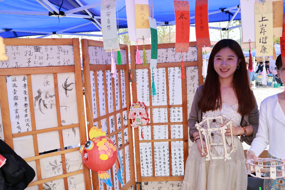 “沉浸式”体验传统文化，青岛理工大学这场游园会有点儿“热”！