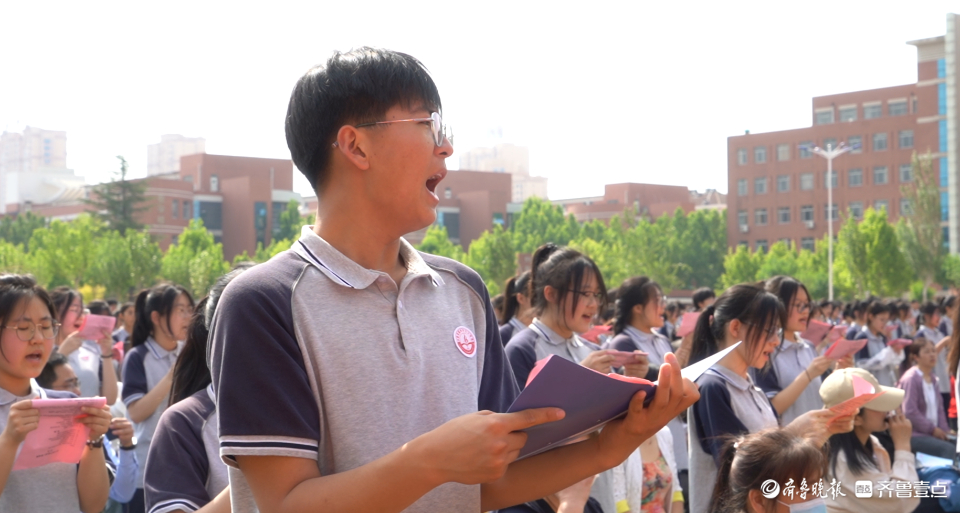 与梦想并肩,与时代同频!德州市第二中学举行2021级成人仪式