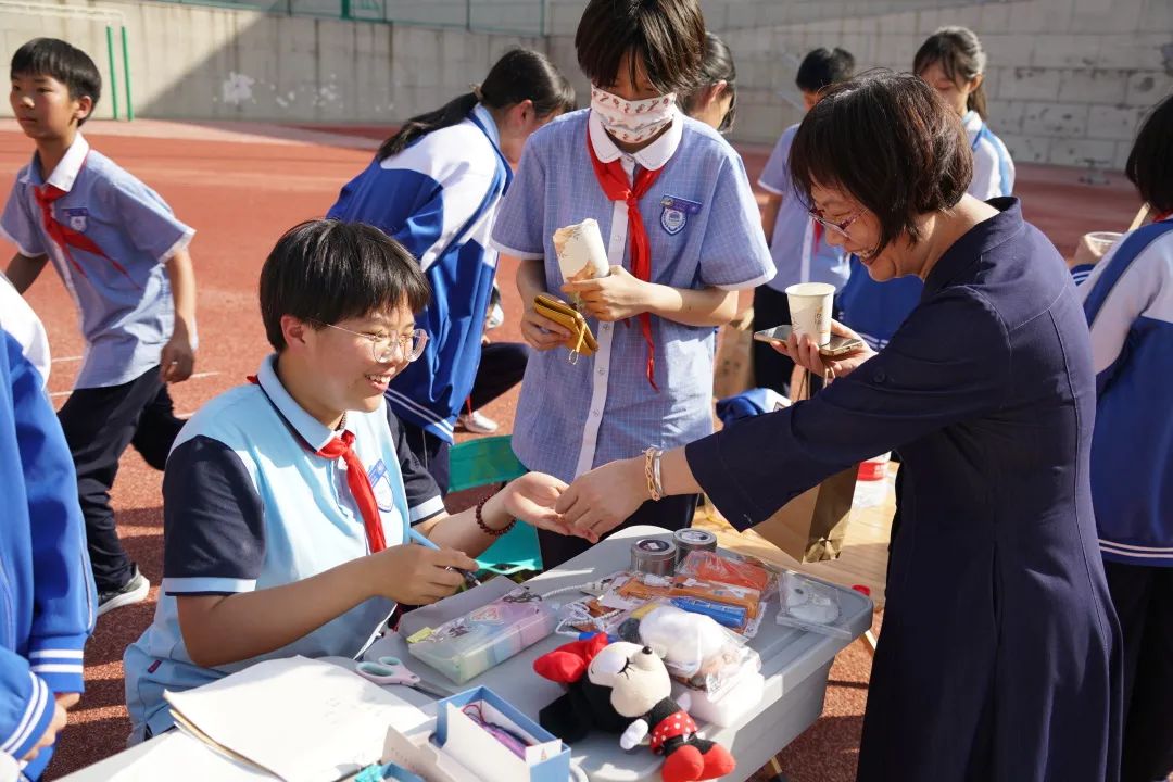 济南泉秀中学图片