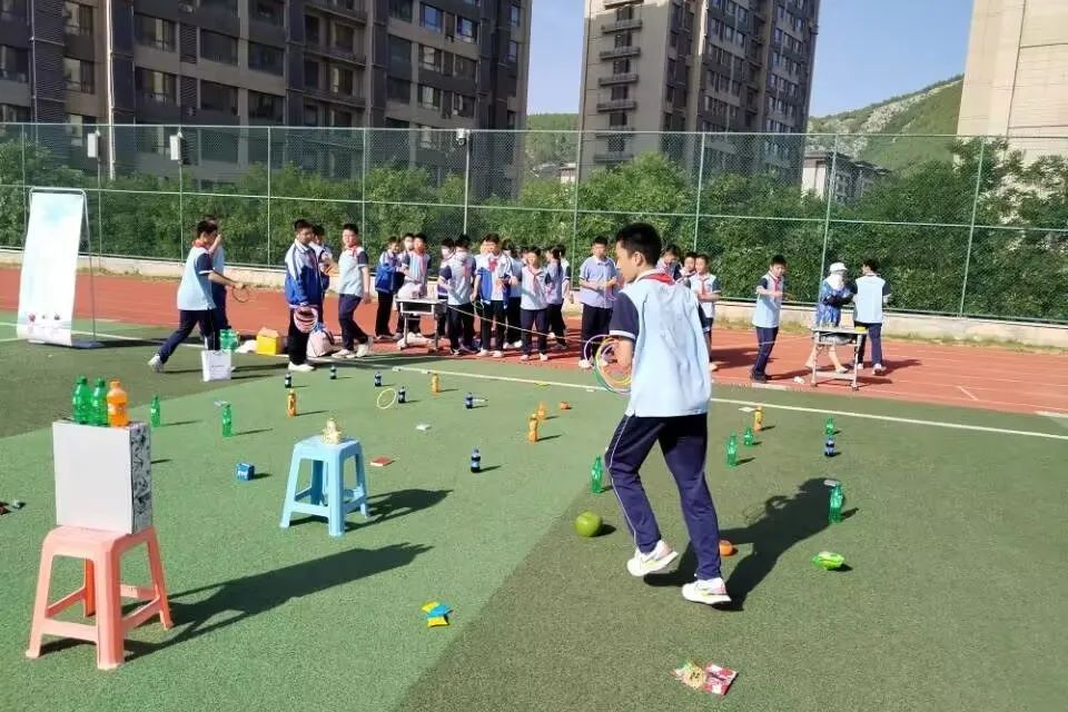 济南泉秀中学图片