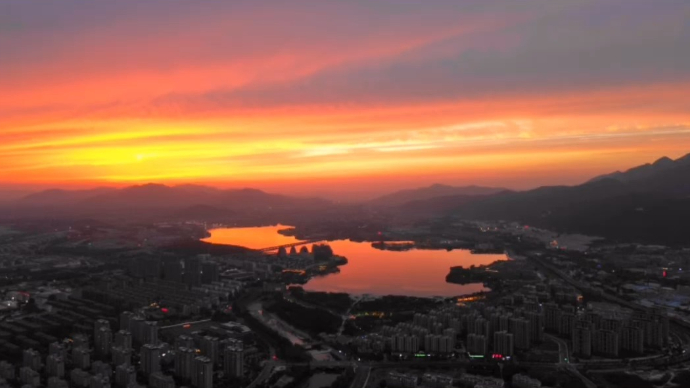 飞越泰安·航拍天平湖晚霞丨夕阳下的泰安，泰酷啦！