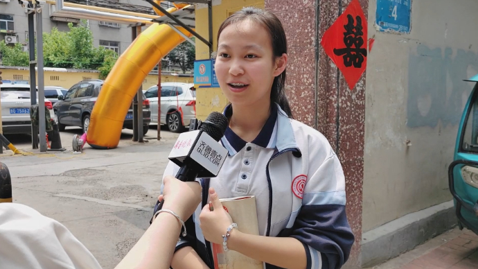 果然视频|愿你我都能前途似锦，高中学子为高三考生加油打气