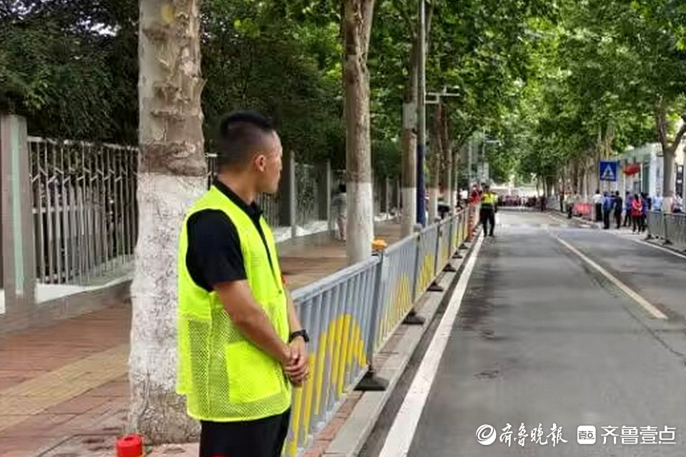 2023高考开始，济南一考点外安静无声