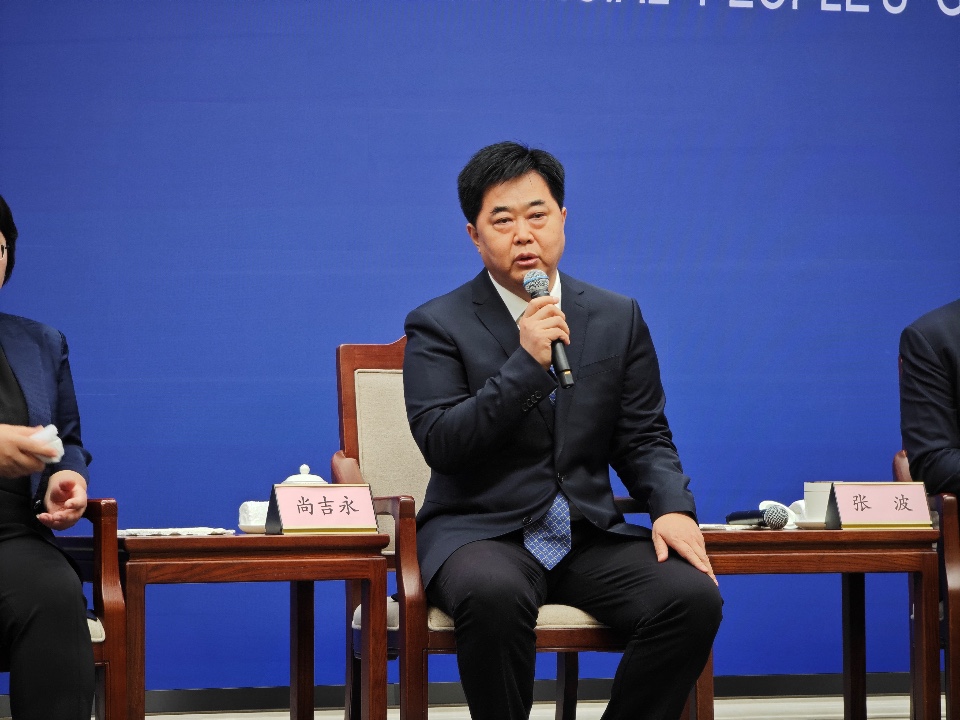 万达控股集团加快新旧动能转换，打造石化领域全球灯塔