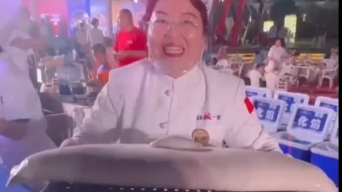 果然视频|8斤重！烟台鲅鱼饺子“天花板”亮相山东夏日消费季