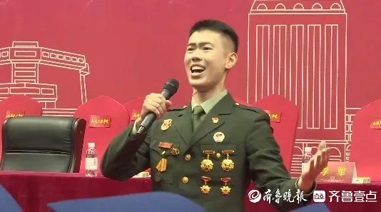 青年说｜毕业典礼上火出圈的“军装小伙”，曾服役于“最帅天团”