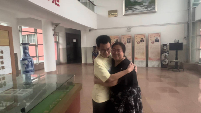 观星男孩闪亮如星！青岛考生林佳宏超常发挥：太高兴都不会说啥了