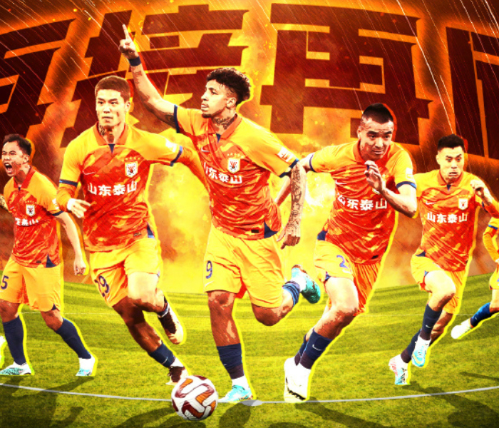 7月3日19:35，泰山队将在主场迎来一场重要比赛：迎战上海海港。作为联赛领头羊，海港队实力毋庸置疑，泰山队也将迎来联赛至今最大考验。一个利好消息是，海港外援卡隆因不理智行为被停赛1场，他将缺席这场比赛。势头正盛的泰山队，能否抓住机会乘胜追击？