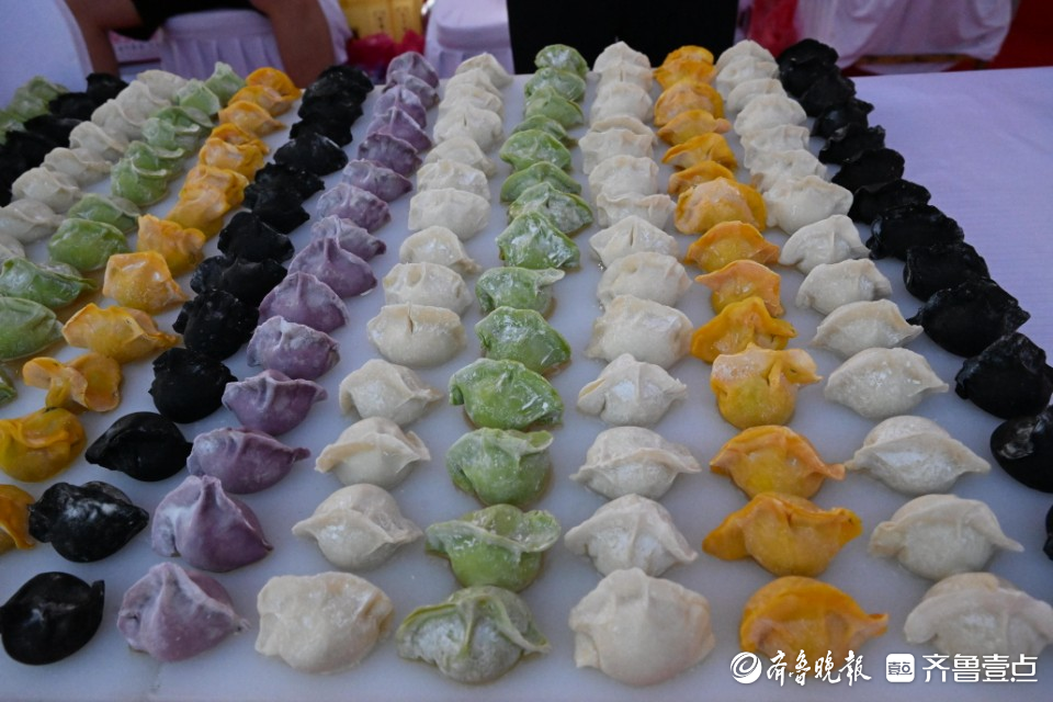 小吃引燃齐鲁美食节！深受市民喜爱的啤酒和各地特色烤串齐聚