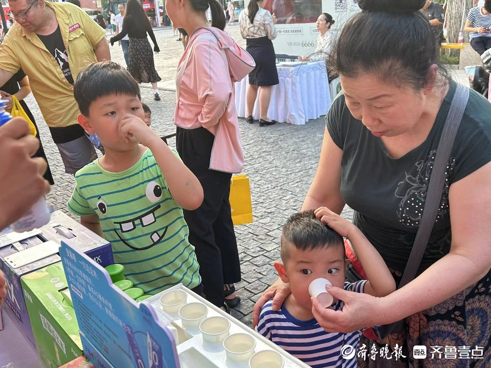 齐鲁美食节现场热热闹闹，市民感受泉城美食盛宴