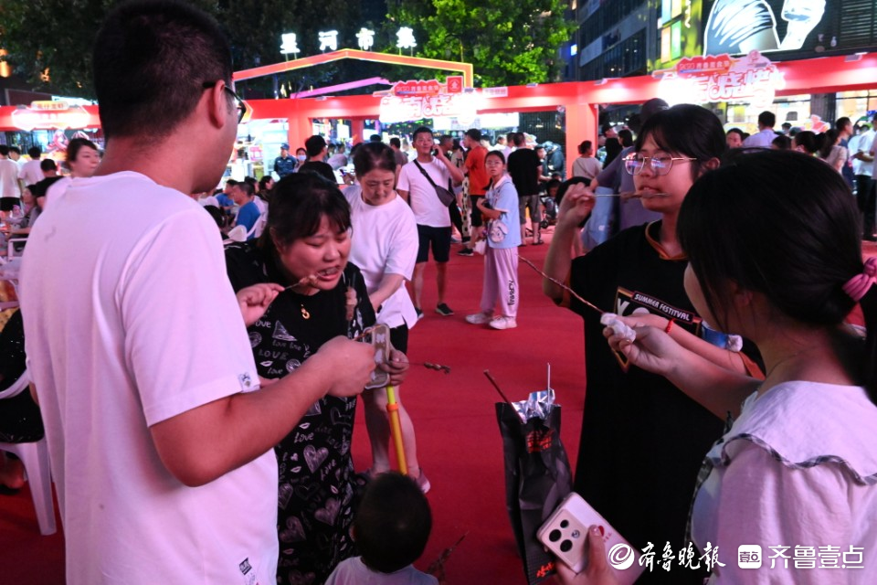 市民品尝美食心满意足，齐鲁美食节搅动泉城餐饮市场