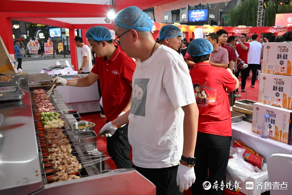 市民品尝美食心满意足，齐鲁美食节搅动泉城餐饮市场