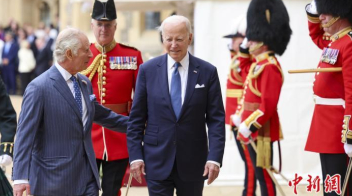 英国国王查尔斯三世会见美国总统拜登-齐鲁晚报·齐鲁壹点