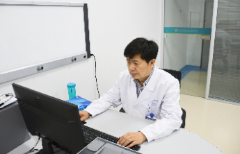 最美医生|“多面探索能手”吕祖光：以仁心仁术提升医疗服务水平