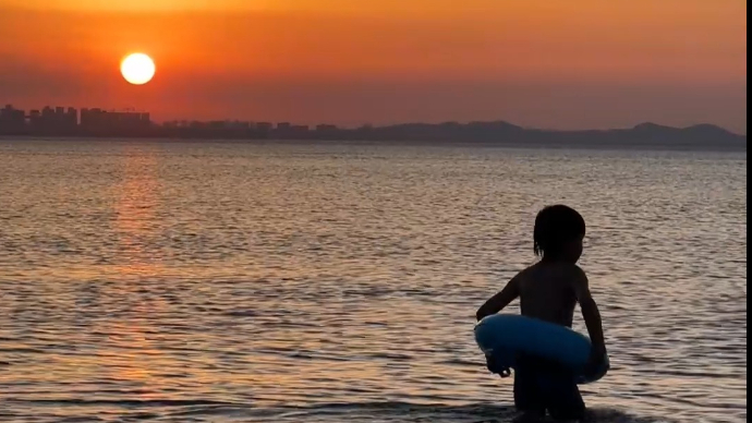 果然视频|《夏天，在烟台》①：不用吹空调的夏天