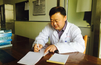 最美医生|“临床双面手”姚长春：中西医结合，守护梨乡百姓健康