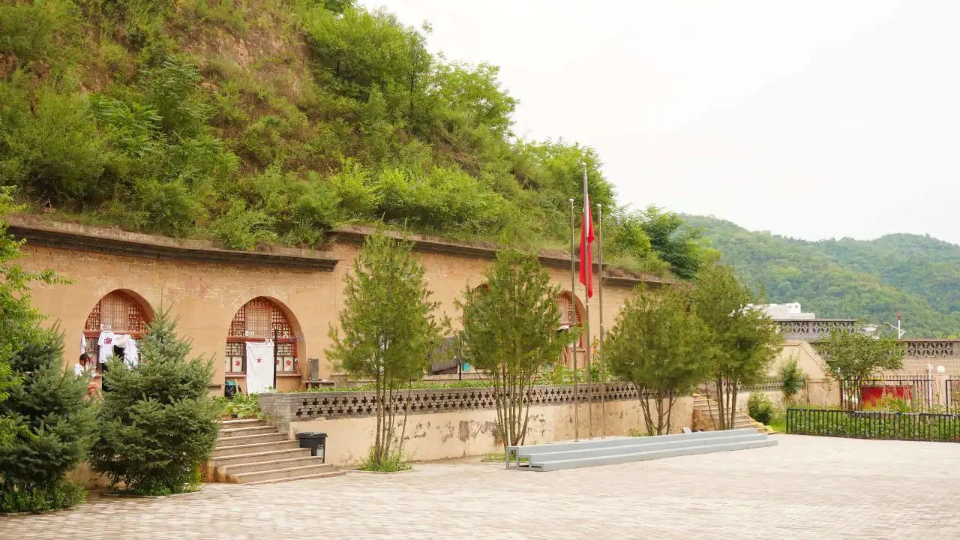 齐聚革命圣地延安星星之火顺利启程