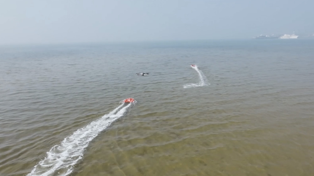 3名游客被困海上，无人机+救生机器人配合，威海民警硬核“出战”