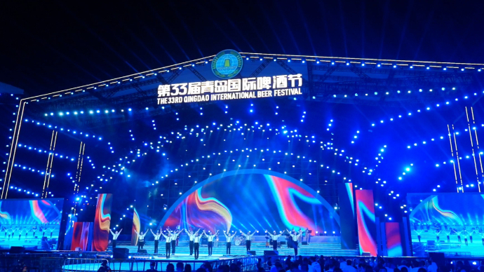 果然视频｜沉浸式观赏体验！全国首个啤酒主题秀“酒秀”震撼来袭