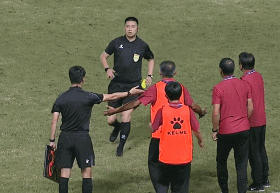 �м������������ж����������У����ֲ���Ӧ