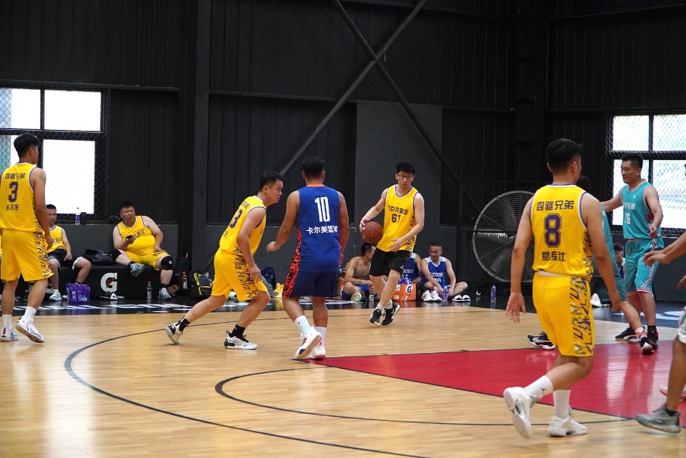 图集|九巨龙物业“龙城杯”业主篮球赛中部赛区小组赛第3场