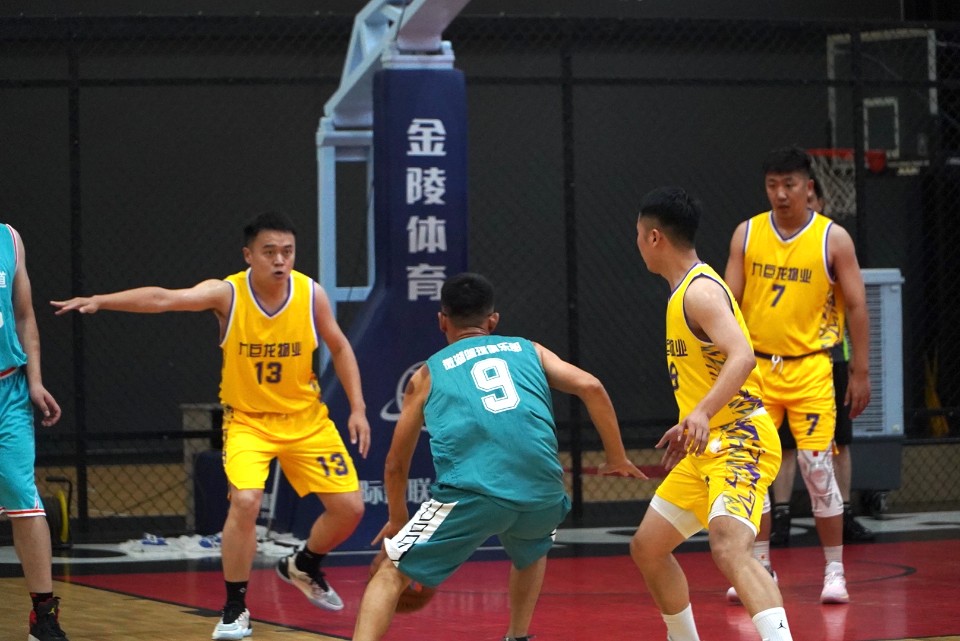图集|九巨龙物业“龙城杯”业主篮球赛中部赛区小组赛第3场