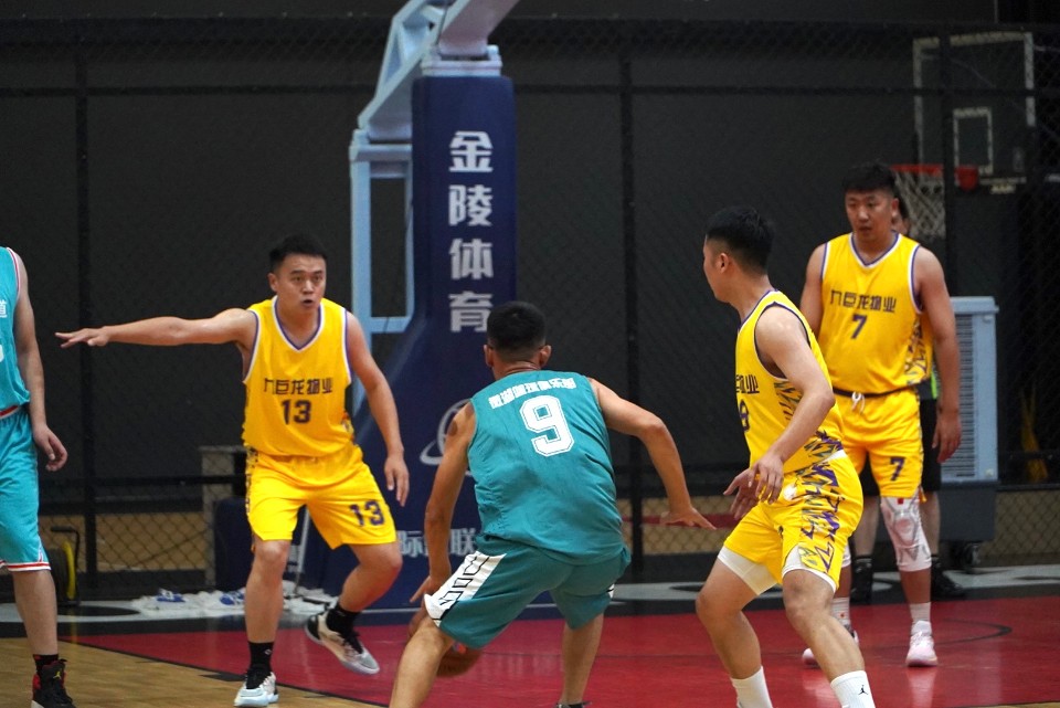 九巨龙物业第二届“龙城杯”业主篮球联赛中部赛区小组赛第3场