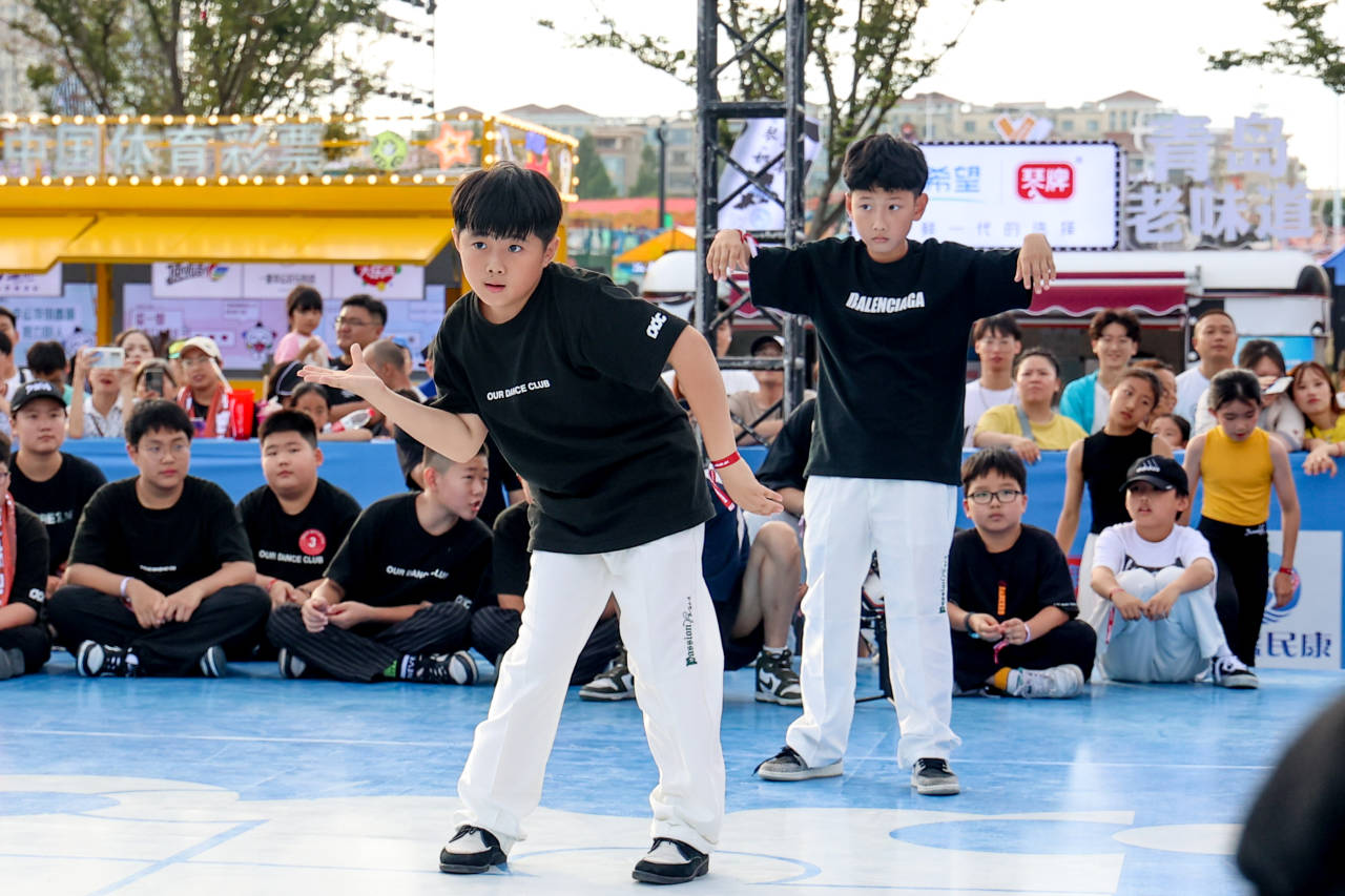 传统 时尚,青岛时尚体育节街舞大赛劲爆开赛-齐鲁晚报·齐鲁壹点