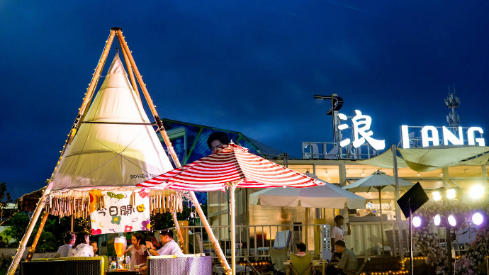 果然视频｜新晋网红打卡地！来金沙滩啤酒城邂逅别样浪漫