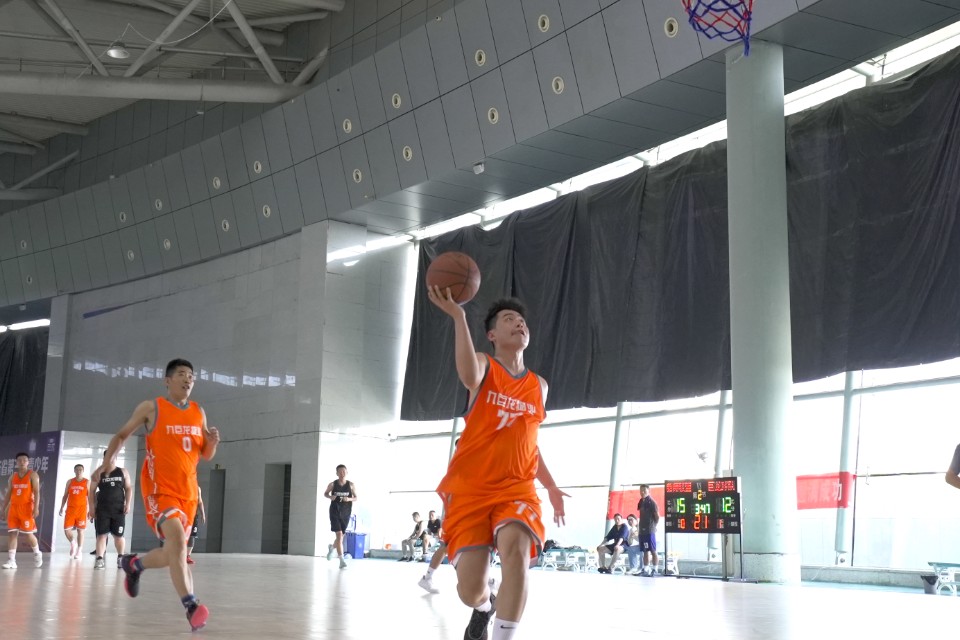 精彩回顾|九巨龙物业“龙城杯”业主篮球赛东部赛区小组赛第3场