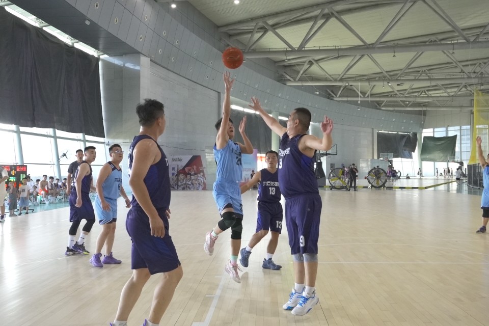 精彩回顾|九巨龙物业“龙城杯”业主篮球赛东部赛区小组赛第3场