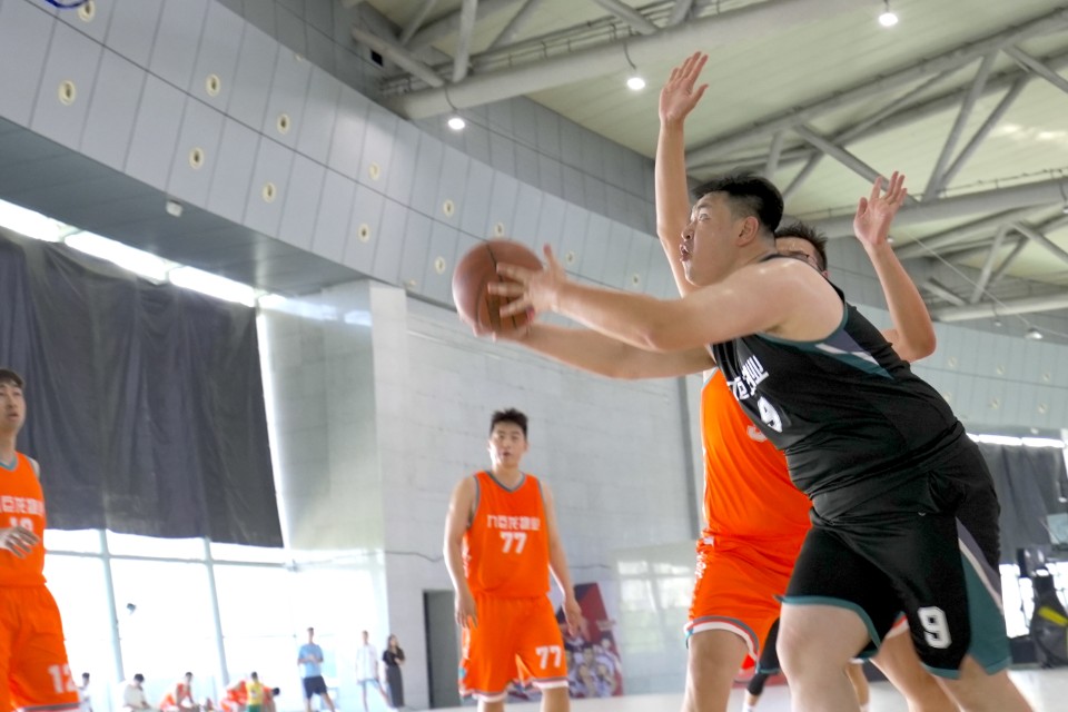 精彩回顾|九巨龙物业“龙城杯”业主篮球赛东部赛区小组赛第3场