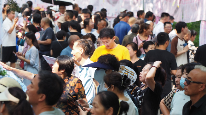 壹直播|大周末的别“宅”了！千佛山相亲会火热进行中！快来脱单