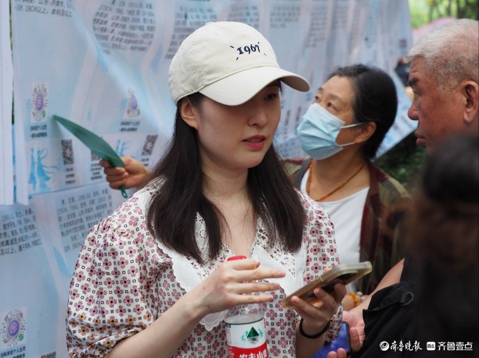 济南千佛山相亲会：现场看着挺顺眼，留好微信继续聊 