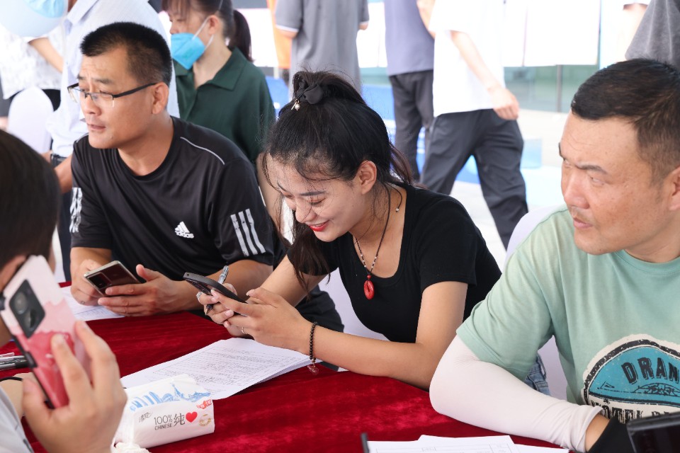 图集｜相亲大会现场，俊男美女齐亮相