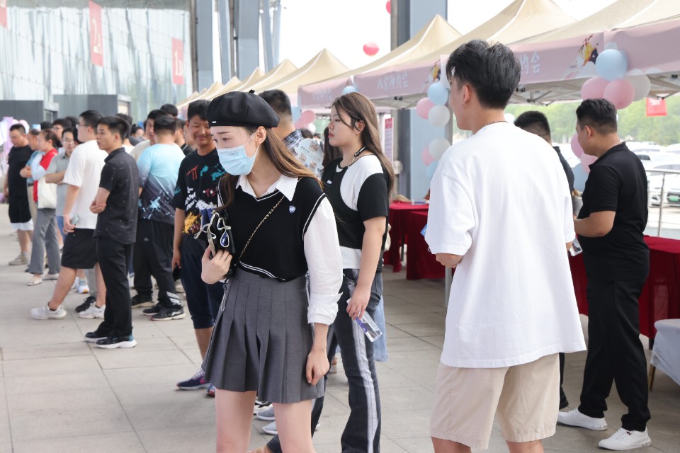 图集｜相亲大会现场，俊男美女齐亮相