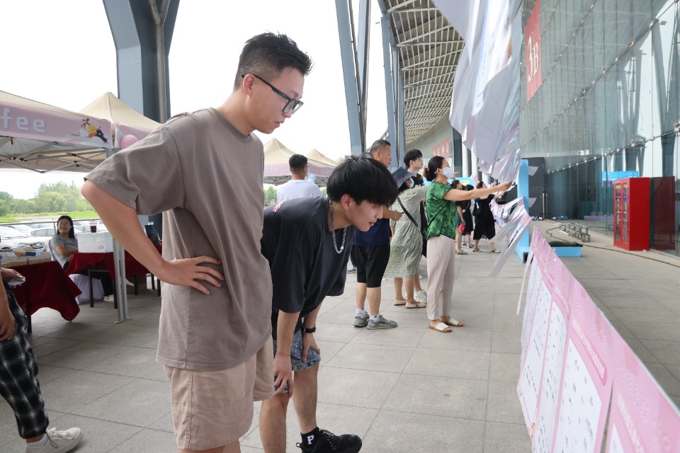 图集｜相亲大会现场，俊男美女齐亮相