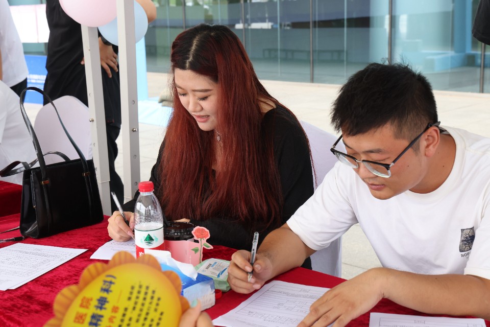 图集｜相亲大会现场，俊男美女齐亮相