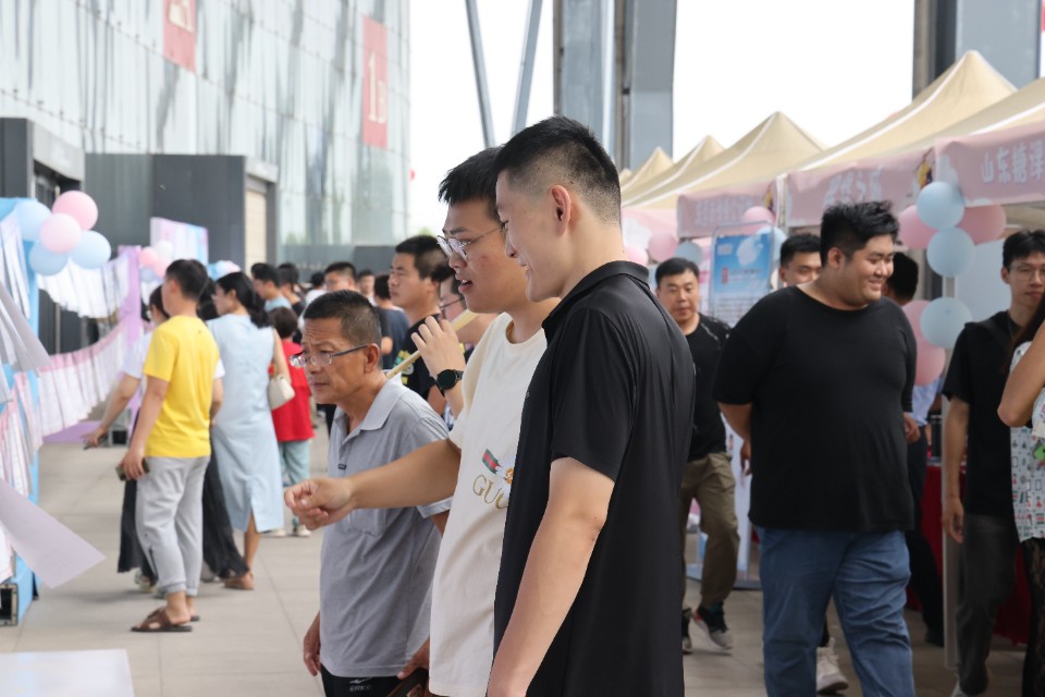 图集｜相亲大会现场，俊男美女齐亮相